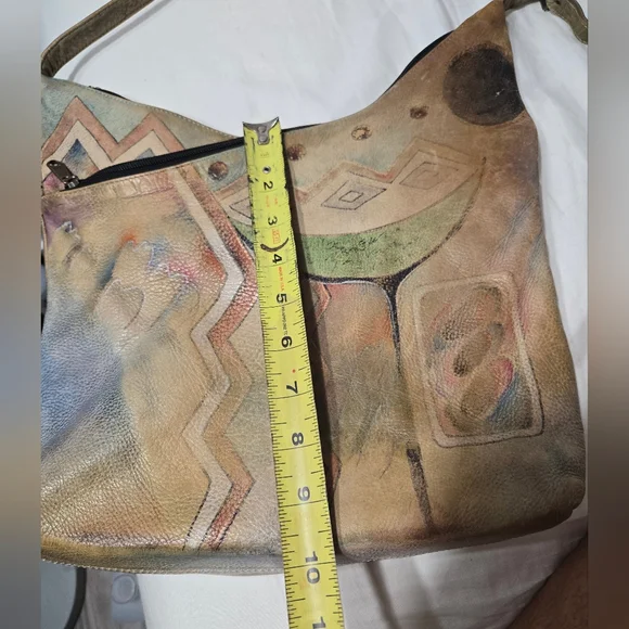 Anuschka hand painted leather handbags Hobo V Shaped - Picture 4 of 14